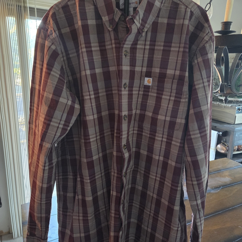 Carhartt men's relaxed fit plaid flannel long-sleeve button-up (L233)